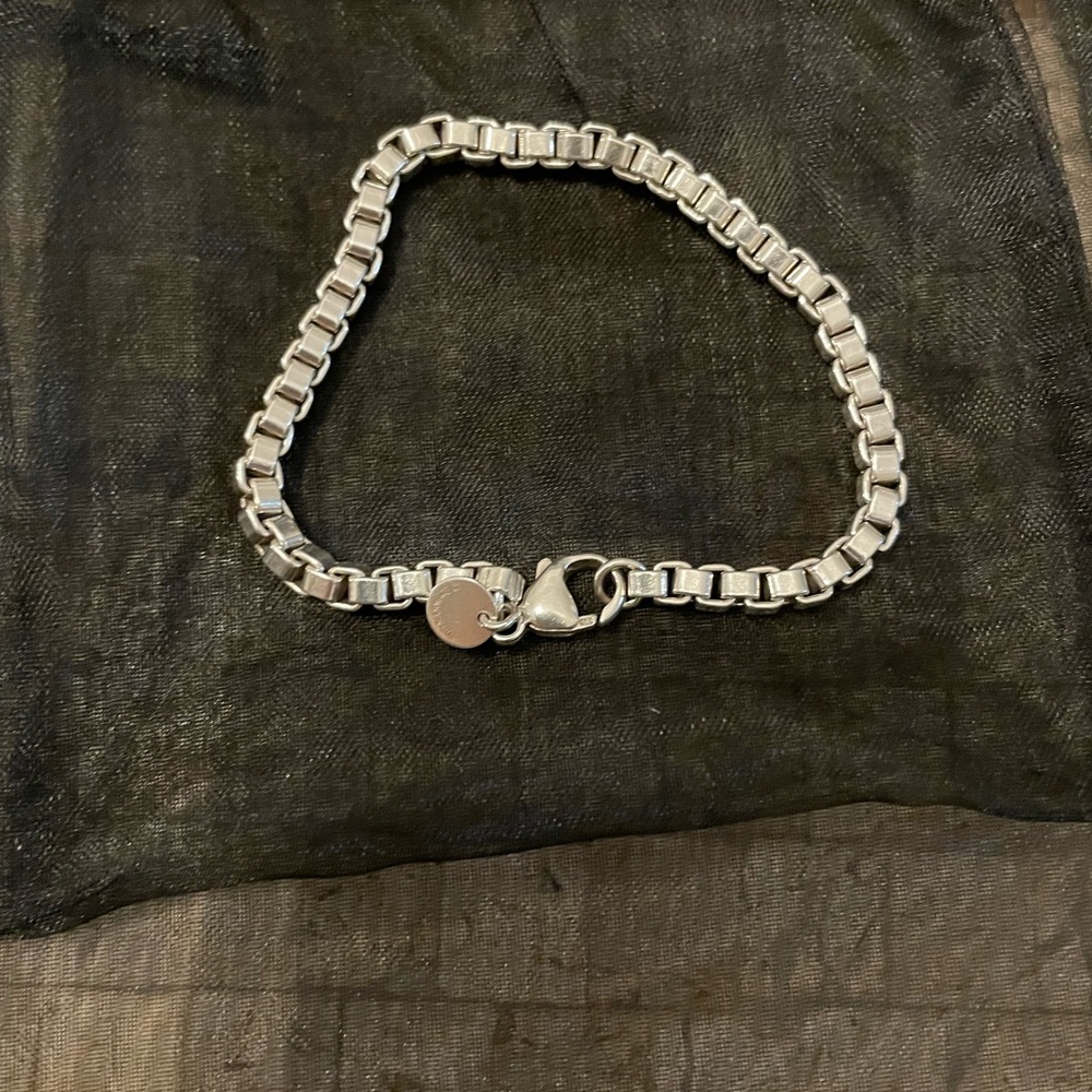 Tiffany & Co classic Venetian link sterling silver bracelet.